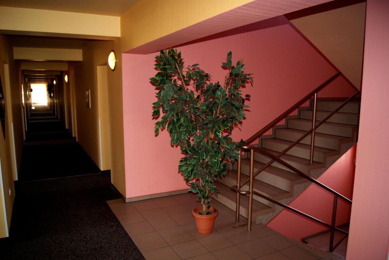 Hotel Holidays Слубице Экстерьер фото